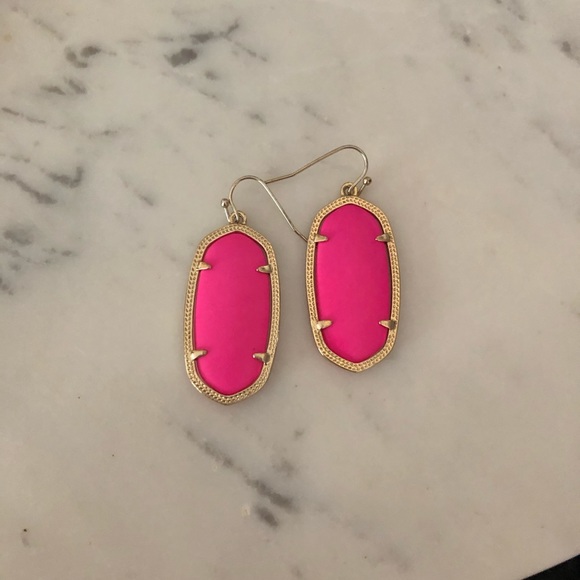 Kendra Scott Jewelry - Kendra Scott Elle Earrings- Hot Pink Kendra Scott Jewelry - Kendra Scott Elle Earrings- Hot Pink